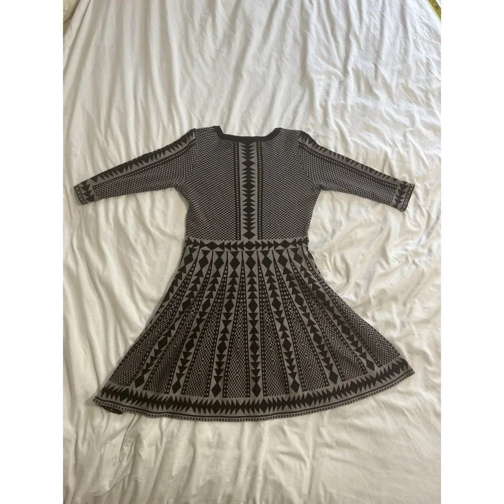Nina Leonard Sweater Dress Women's‎ Large Black Brown Geo Print Rayon Round Neck